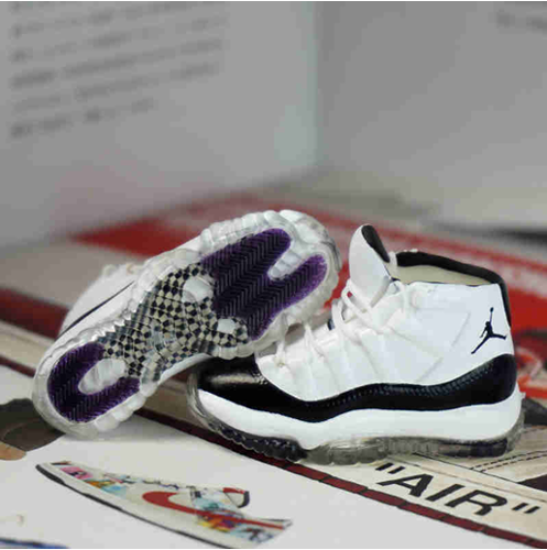 신발 미니어쳐 Nike Air Jordan 11 AJ11 11 classic black and white MT-0310