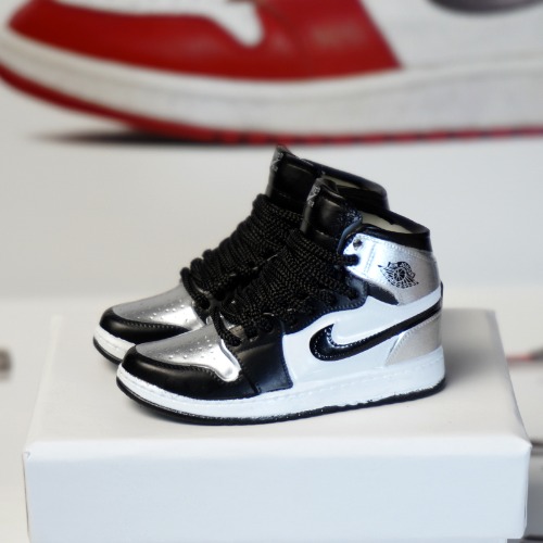 신발 미니어쳐 Nike Air Jordan 1 AJ1 Black and silver MT-0152