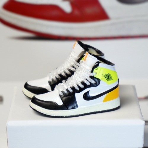 신발 미니어쳐 Nike Air Jordan 1 AJ1 yellow orange toes MT-0196