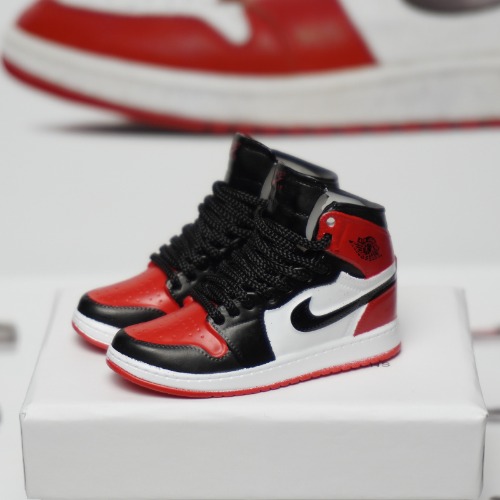 신발 미니어쳐 Nike Air Jordan 1 AJ1 black and red toes MT-0107
