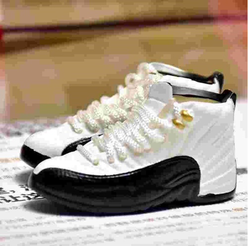 신발 미니어쳐 Nike Air Jordan 12 AJ12 12 gold buckles MT-0326